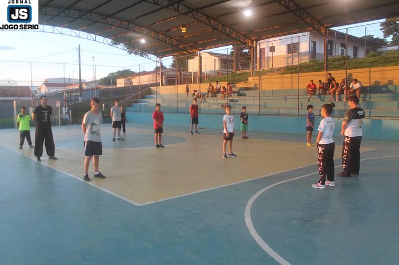 Pratique kung fu de graa no Exrcito de Bem