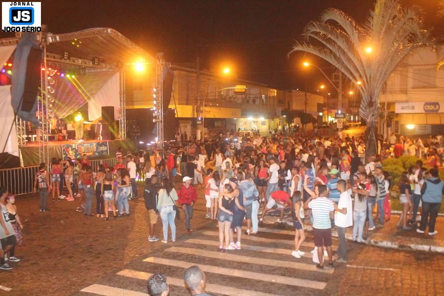 Dona Banda brilha no palco do Carnaval Guaxup 2017