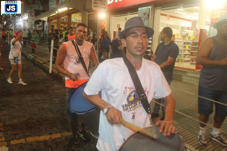 Vagalumes trazem Massa Fina e sua turma com samba no p