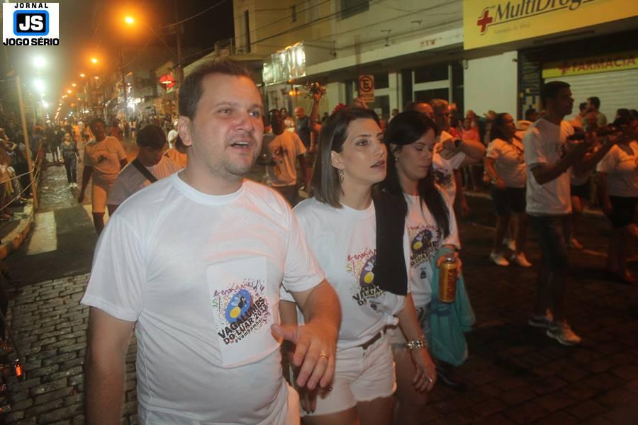 Vagalumes trazem Massa Fina e sua turma com samba no p