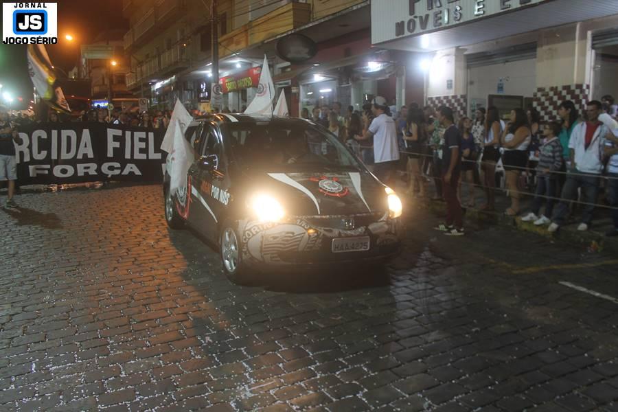 Fiel Guaxup desfila seu amor pelo Corinthians