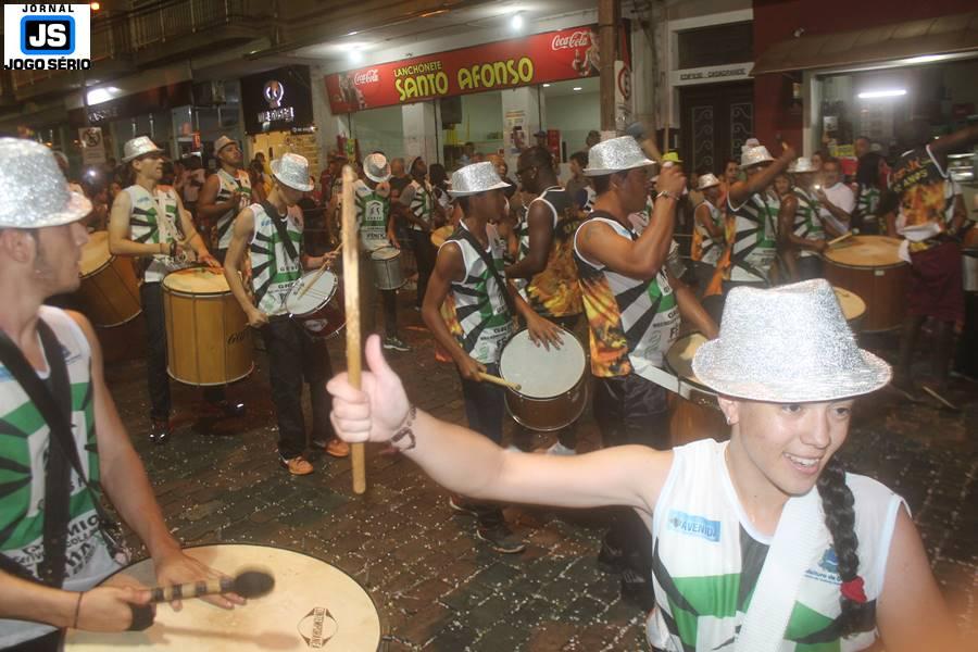 Fnix homenageia Elias Jos e as estaes climticas no Carnaval Guaxup 2017