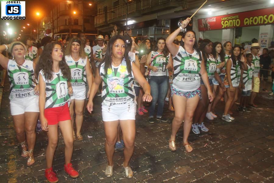 Fnix homenageia Elias Jos e as estaes climticas no Carnaval Guaxup 2017