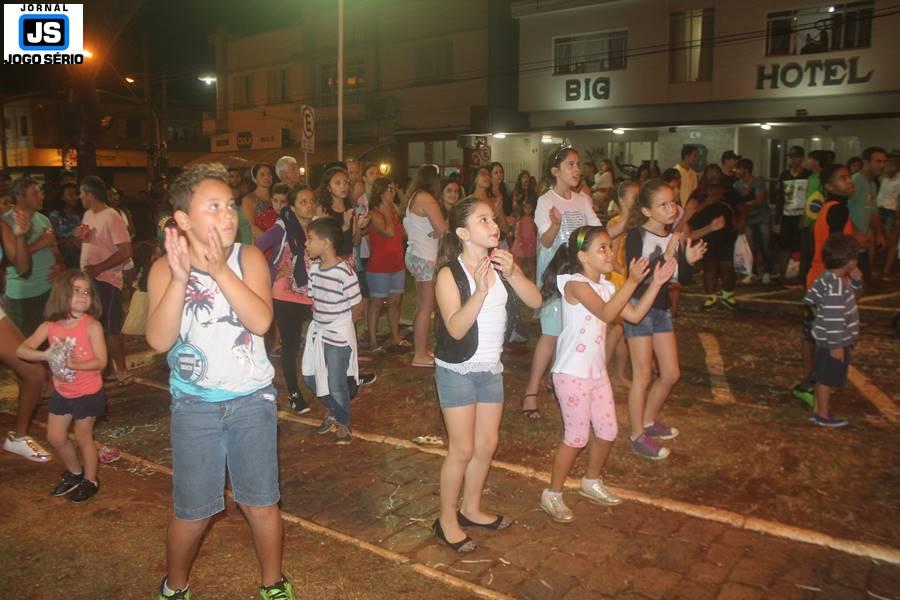 Lambaerbica do Espao embalou o domingo de Carnaval em Guaxup 