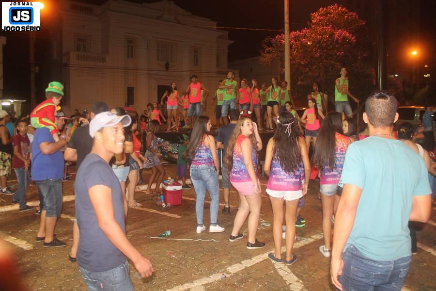 Lambaerbica do Espao embalou o domingo de Carnaval em Guaxup 