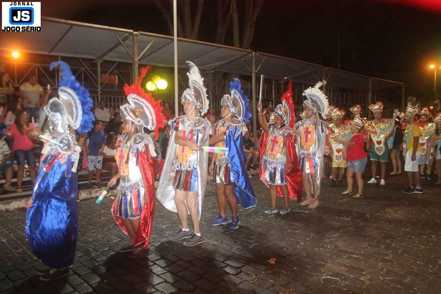 Portal de Minas empolga folies com homenagem aos cem anos do samba