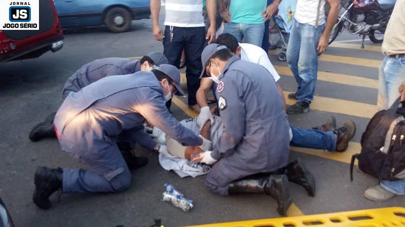 Acidente deixa motociclista ferido em Guaxup�