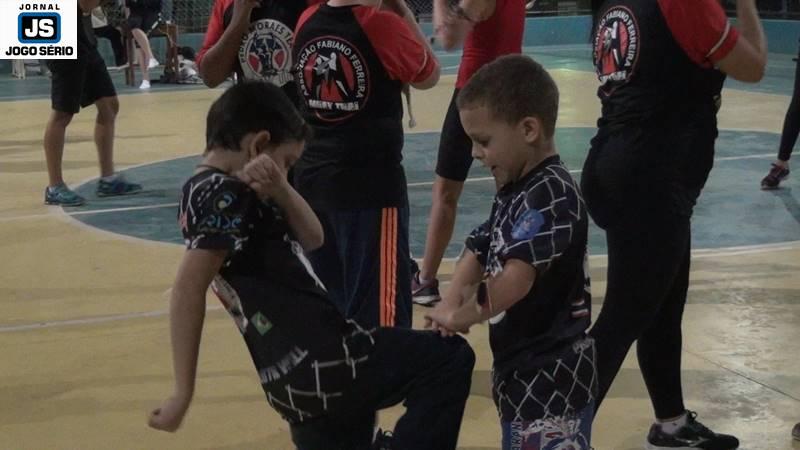 Muay Thai do Exrcito do Bem realiza cerimnia de troca de graduao