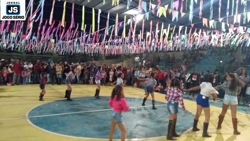 Exrcito do Bem valoriza as famlias em mais uma festa Junina comunitria