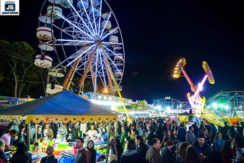 Casa cheia na abertura da 2 semana e, a partir de hoje, comea o Guaxup Rodeo Festival