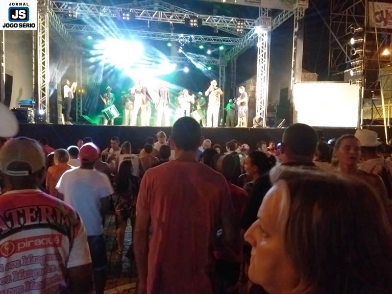 CARNAVAL GUAXUP 2018: Folies divertem-se com JP Soares e a bateria da 