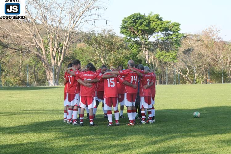 Calor com mais de 30 leva nmero expressivo de associados ao Guaxup Country Club