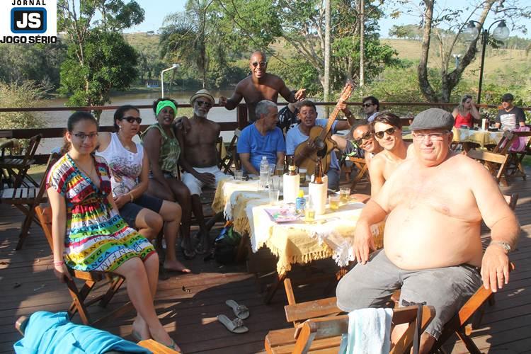 Calor com mais de 30 leva nmero expressivo de associados ao Guaxup Country Club