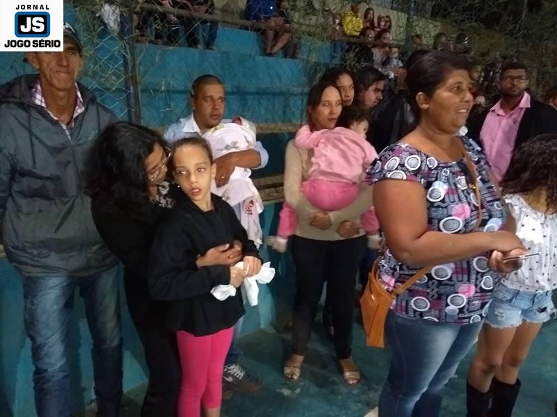 Famlias de bairros populares divertem-se em mais uma 