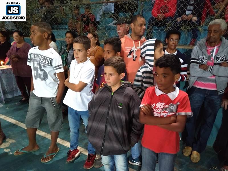 Famlias de bairros populares divertem-se em mais uma 