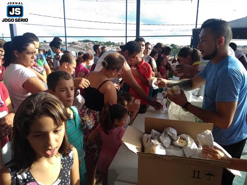 Centenas de famlias participam de mais uma Festa das Crianas do Exrcito do Bem