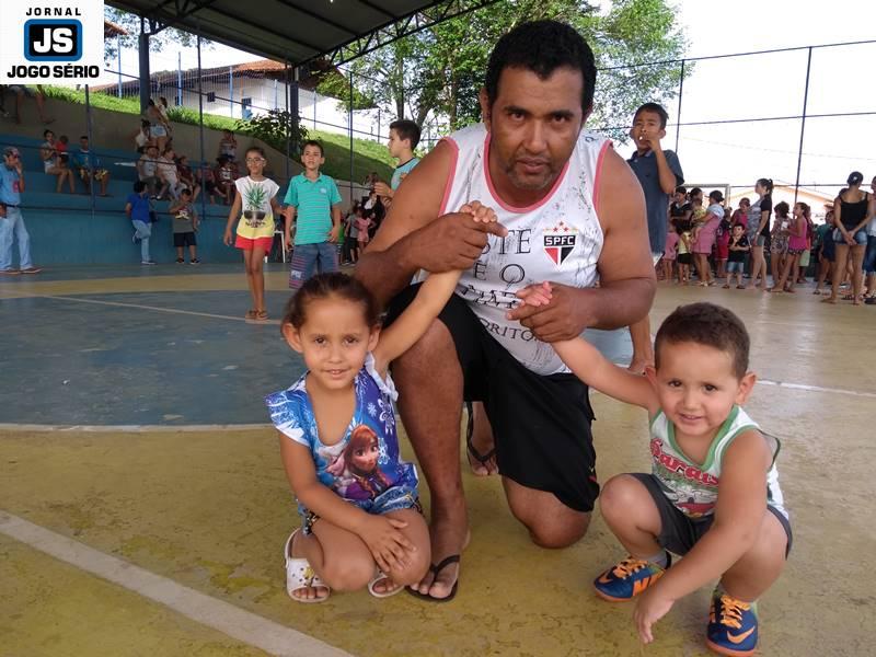 Centenas de famlias participam de mais uma Festa das Crianas do Exrcito do Bem