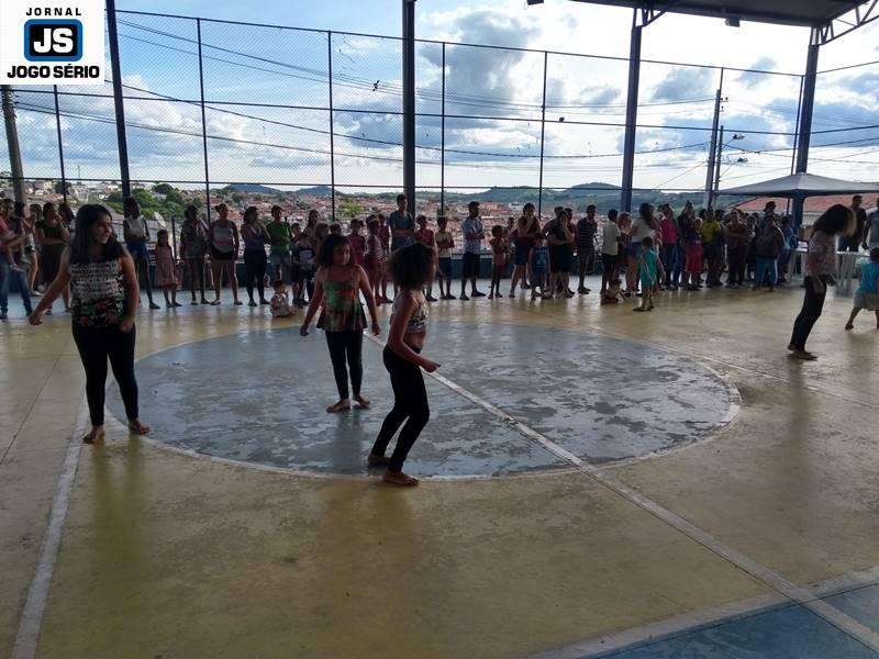 Centenas de famlias participam de mais uma Festa das Crianas do Exrcito do Bem