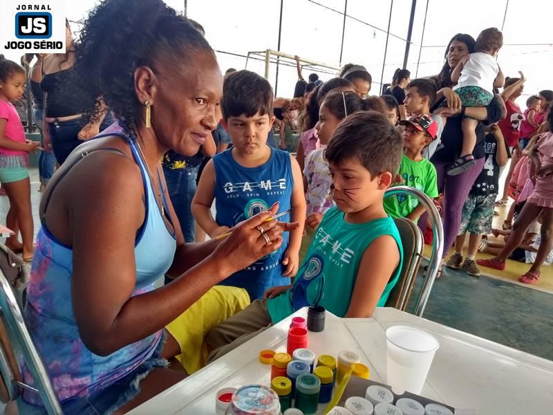 Centenas de famlias participam de mais uma Festa das Crianas do Exrcito do Bem