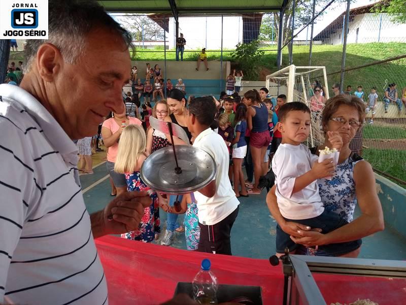 Centenas de famlias participam de mais uma Festa das Crianas do Exrcito do Bem