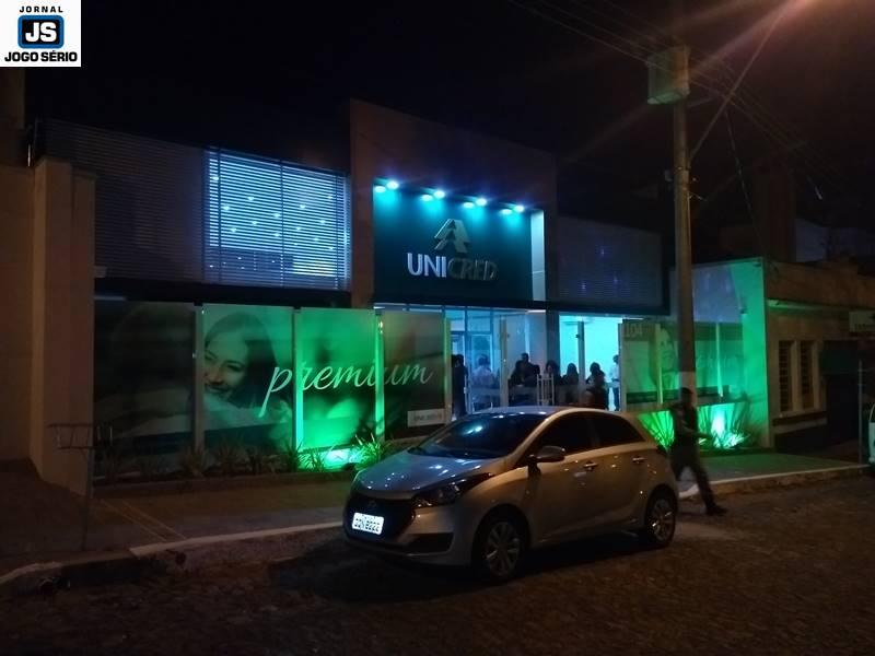 Inauguradas, em Guaxup, as novas instalaes da Unicred - Sul de Minas