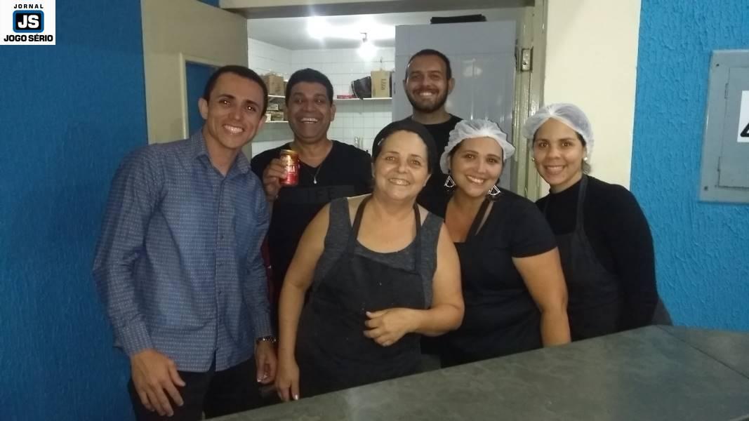 Convidados comemoram o Dia dos Pais e auxiliam a Apae em jantar beneficente 