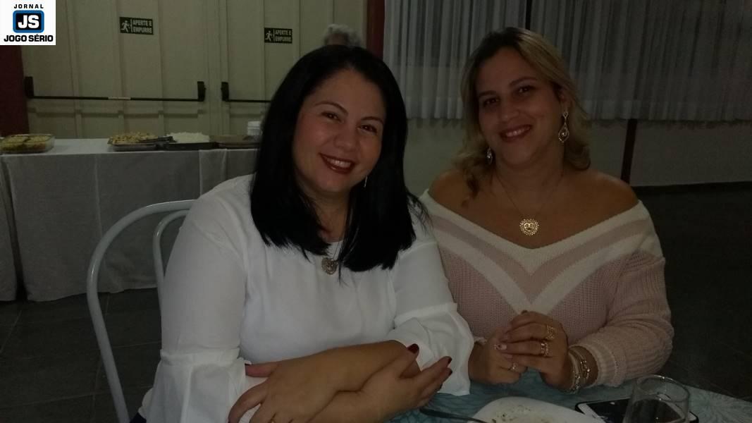 Convidados comemoram o Dia dos Pais e auxiliam a Apae em jantar beneficente 