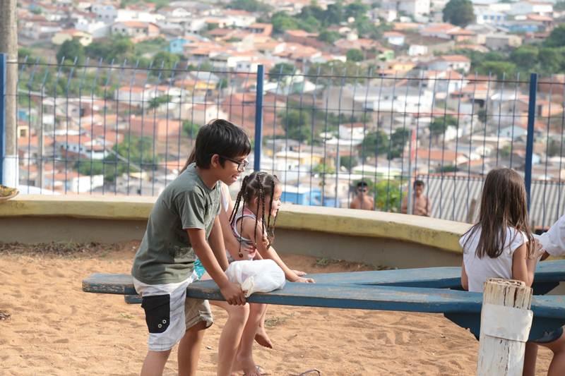 Centenas de pessoas foram  3 Festa das Crianas do Exrcito do Bem