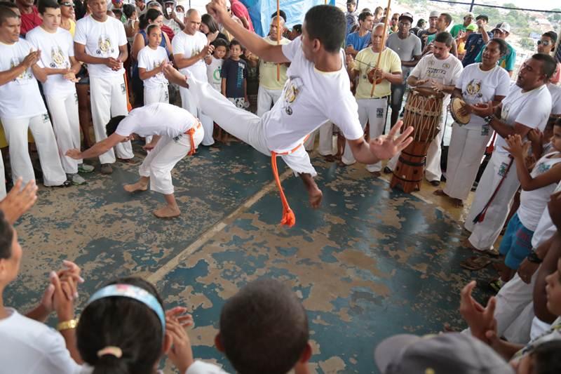 Centenas de pessoas foram  3 Festa das Crianas do Exrcito do Bem