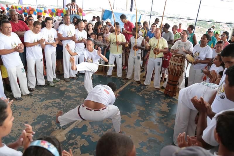 Centenas de pessoas foram  3 Festa das Crianas do Exrcito do Bem