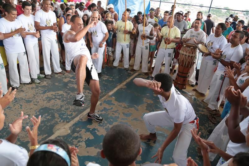 Centenas de pessoas foram  3 Festa das Crianas do Exrcito do Bem