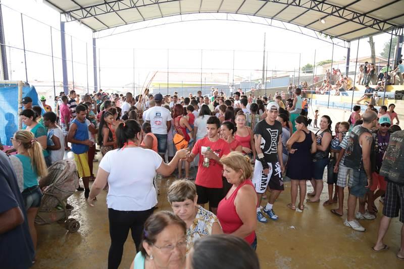 Centenas de pessoas foram  3 Festa das Crianas do Exrcito do Bem