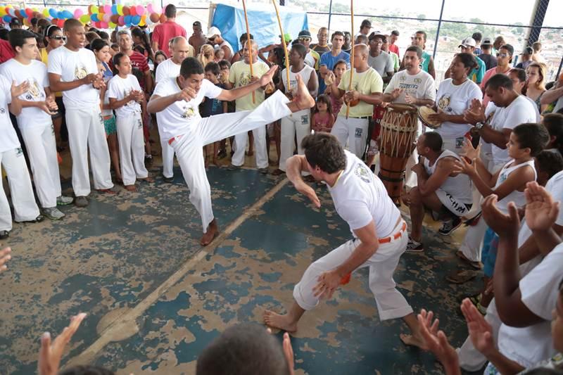 Centenas de pessoas foram  3 Festa das Crianas do Exrcito do Bem