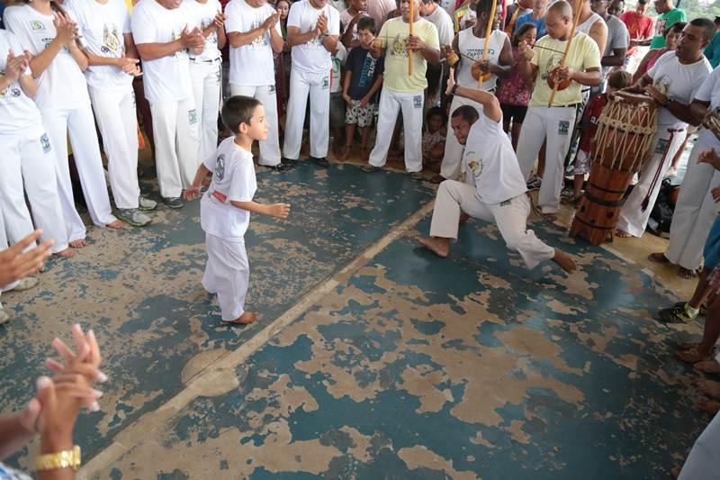 Centenas de pessoas foram  3 Festa das Crianas do Exrcito do Bem