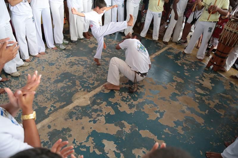 Centenas de pessoas foram  3 Festa das Crianas do Exrcito do Bem