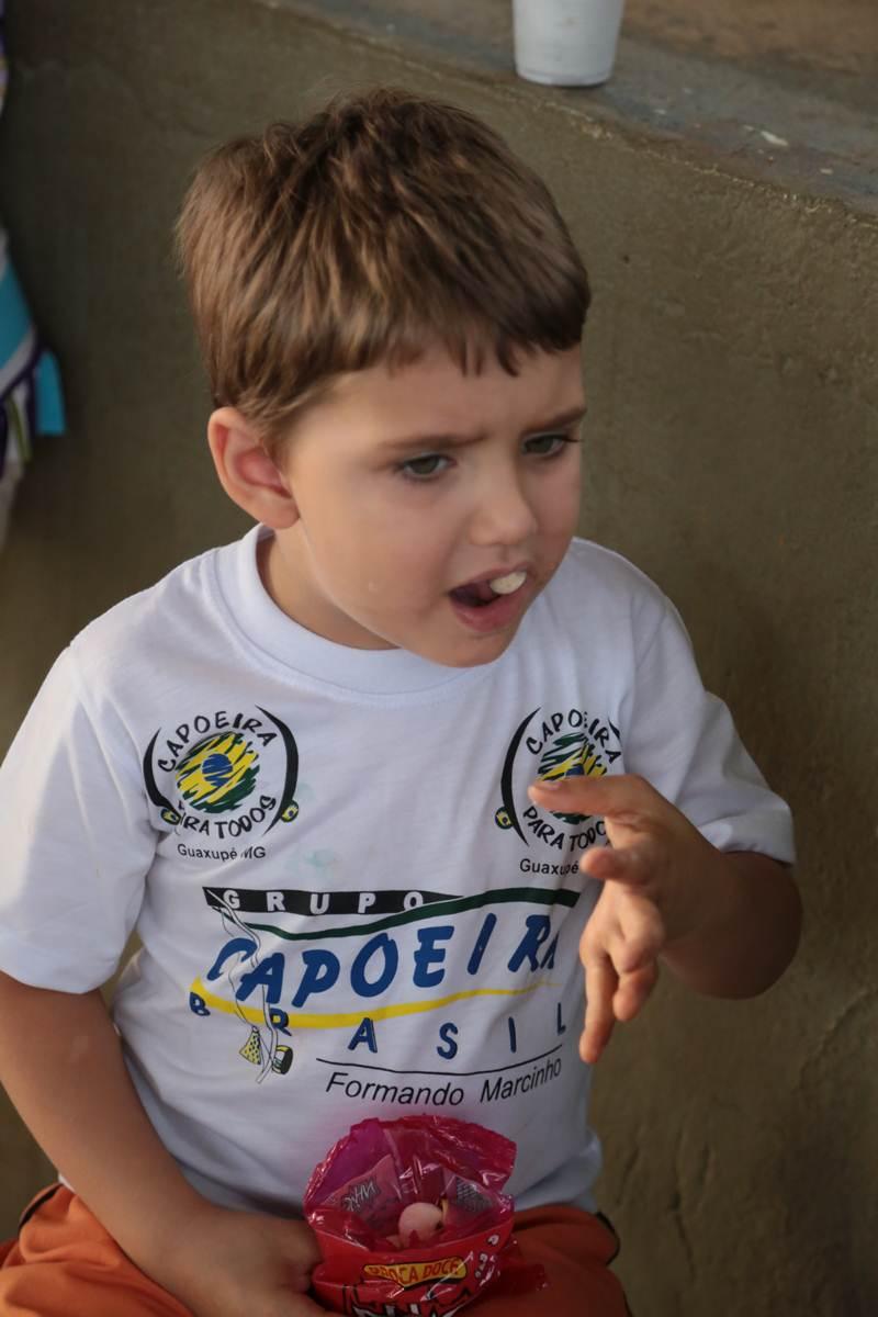 Centenas de pessoas foram  3 Festa das Crianas do Exrcito do Bem