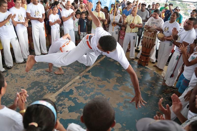 Centenas de pessoas foram  3 Festa das Crianas do Exrcito do Bem