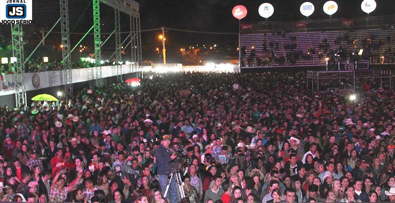 Iniciada com sucesso a Expoagro Guaxup 2014