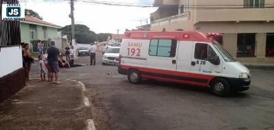 Motoboy fica ferido em colisão com automóvel na cidade de Guaxupé