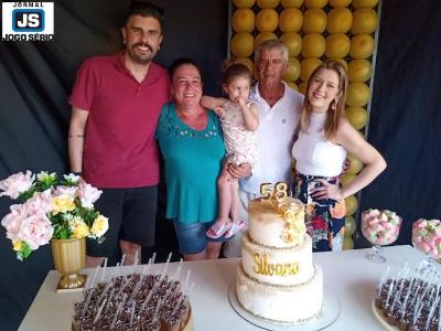 Guaxupeana, h muitos anos em So Paulo,  recebida com emocionante festa-surpresa de aniversrio