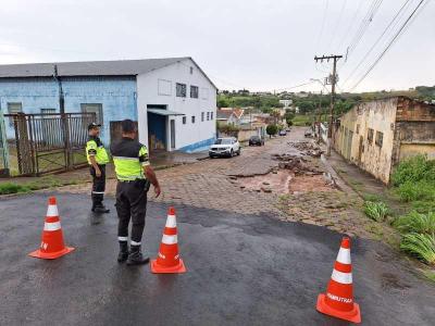 Tempestade com mais de 60mm de gua castiga novamente Guaxup e provoca alagamentos