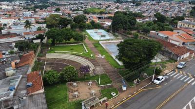 Prefeito Jarbinhas assina Ordem de Servios para construo de centro recreativo de esportes radicais no Recreio dos Bandeirantes