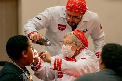 Turma do Bem seleciona jovens de Guaxup (MG) para tratamento dental gratuito em todo o Pas