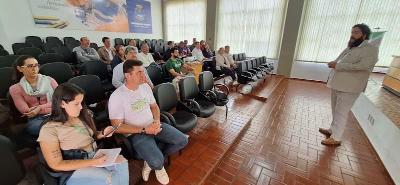 Integrante do Ministrio do Desenvolvimento Agrrio conduz importante reunio com o poder pblico e pequenos produtores em Guaxup