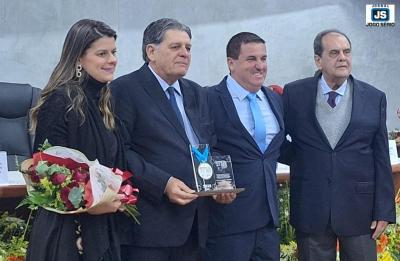 Presidente da Cooxup recebe a Comenda Dr. Heber Hamilton Quintella, de excelncia em gesto