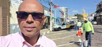 Servidores pblicos responsveis pela pintura viria em Guaxup iniciam o trabalho s 3h da madrugada