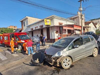 Dois feridos em coliso entre motocicleta e automvel na rea central de Guaxup