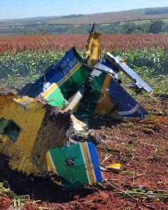 Aeronave da Esquadrilha da Fumaa cai durante treinamento no interior de So Paulo