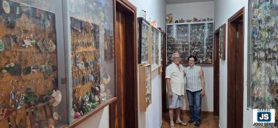 Guaxupeana mantm coleo com mais de trs mil chaveiros