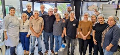 Comeam as oficinas gratuitas da carreta gastronmica do SENAC, em parceria com a Prefeitura de Guaxup